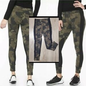 Athleta Camo Womens Leggings Athletic Workout Pants Sz M Hybrid Essex